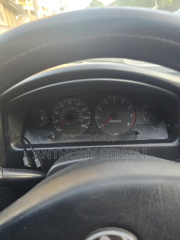 Toyota Avensis 1.8 1998 Gray