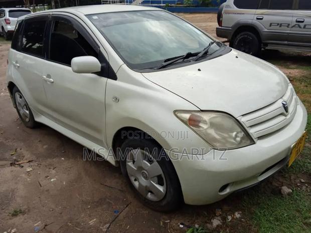 Toyota IST 2003 White