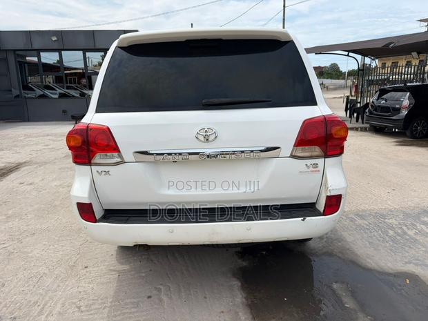 Toyota Land Cruiser 2015 White