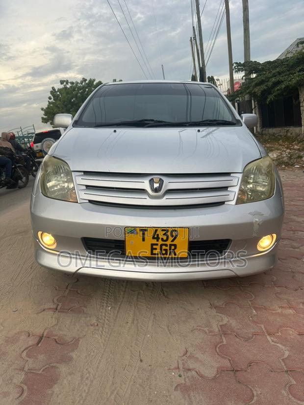 Toyota IST 2004 Pearl
