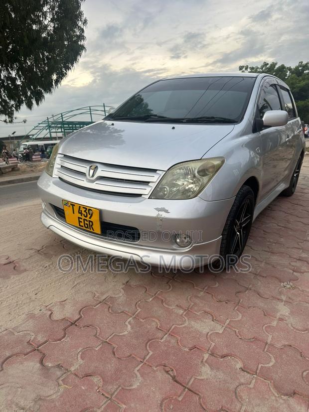 Toyota IST 2004 Pearl