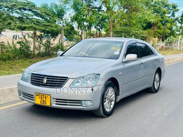Toyota Crown 2006 Silver