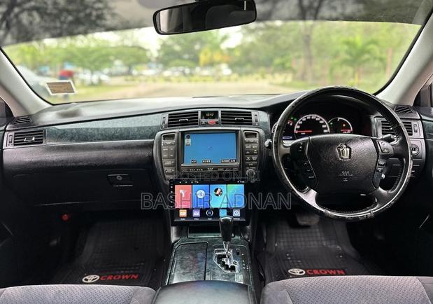 Toyota Crown 2006 White