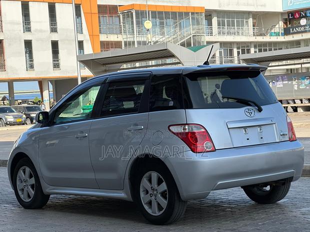 Toyota IST 2006 Silver