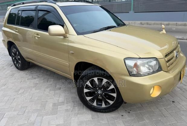 Toyota Kluger 2003 Gold