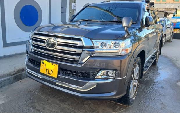 Toyota Land Cruiser 2021 Gray
