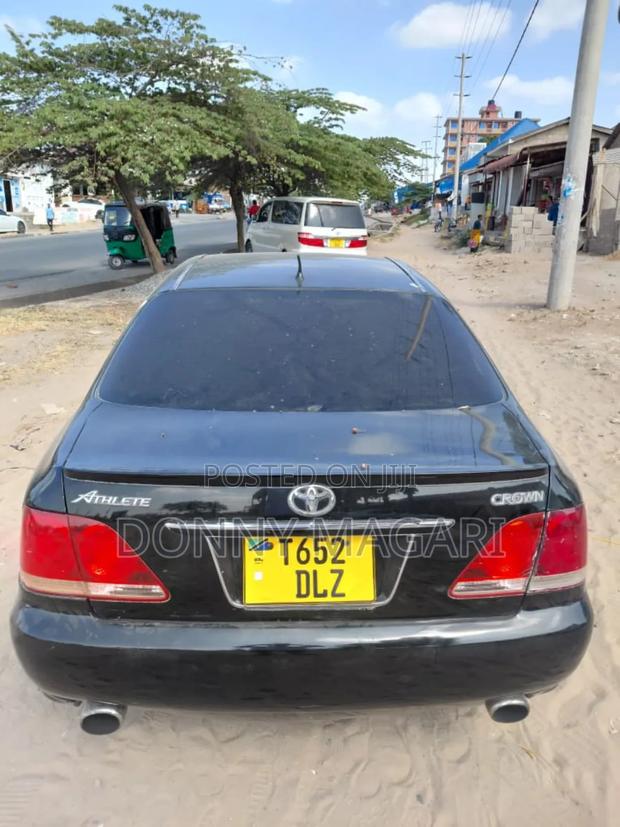 Toyota Crown 2006 Black