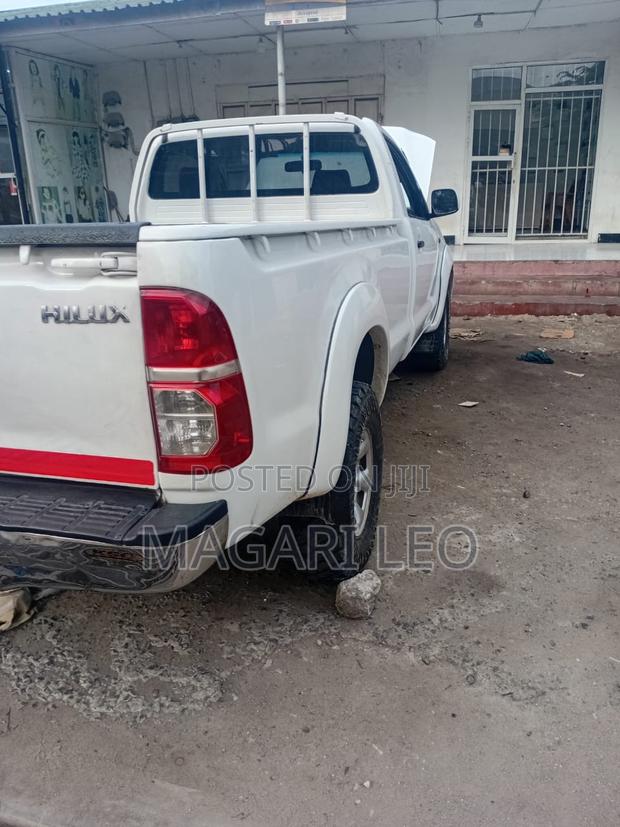 Toyota Hilux 2008 White