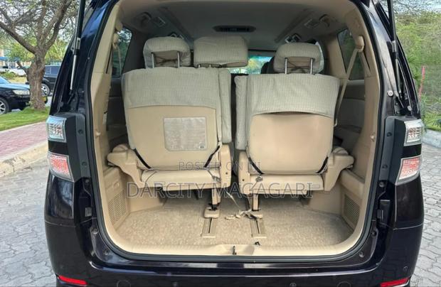 Toyota Vellfire 2010 Black