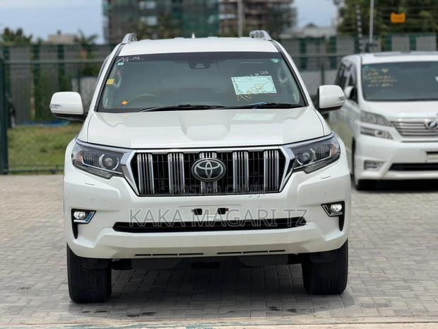 Toyota Land Cruiser Prado 2019 White