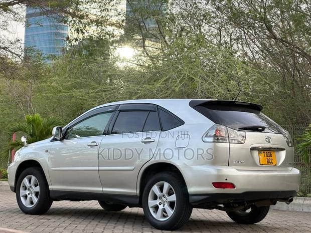 Toyota Harrier 2005 Silver