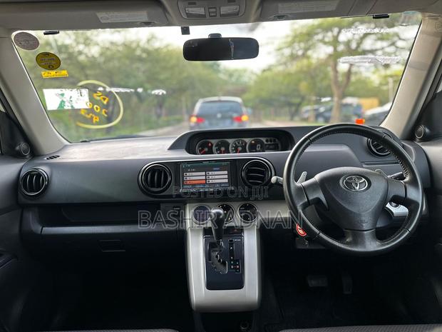 Toyota Corolla Rumion Hatchback 1.8 FWD 2009 White