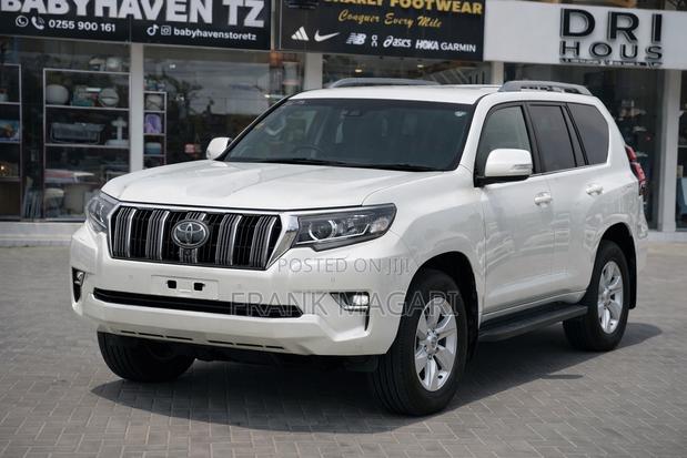 Toyota Land Cruiser Prado 2.8 2019 White