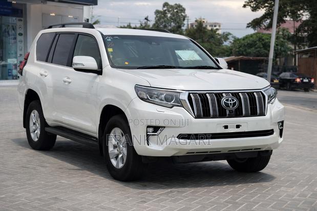 Toyota Land Cruiser Prado 2.8 2019 White