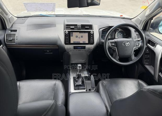 Toyota Land Cruiser Prado 2.8 2019 White