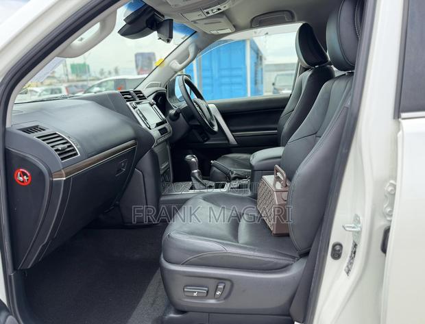 Toyota Land Cruiser Prado 2.8 2019 White