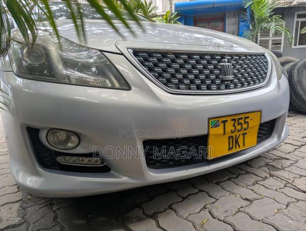 Toyota Crown 2009 Silver