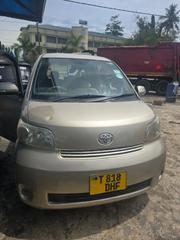 Toyota Porte 2005 Gold for sale