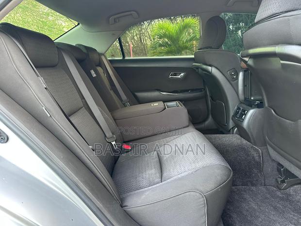 Toyota Crown 2009 Silver
