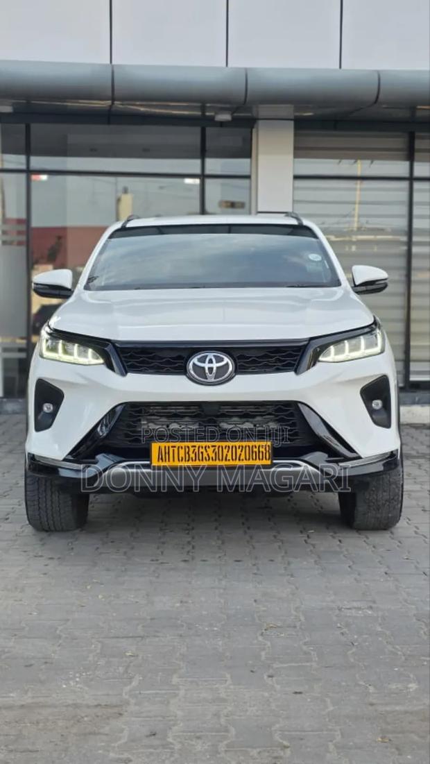New Toyota Fortuner 2.8 D AWD 2023 White