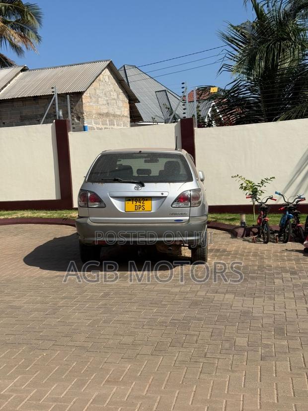 Toyota Harrier 240G Four 2003 Silver