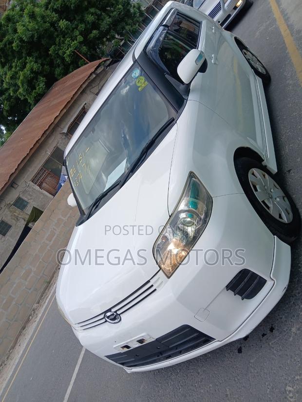Toyota Corolla Rumion Hatchback 1.5 FWD 2008 White