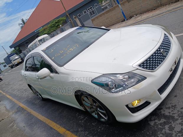 Toyota Crown 2009 Pearl
