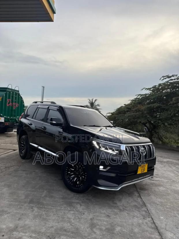 Toyota Land Cruiser Prado 4.0 Petrol TX-L 2018 Black