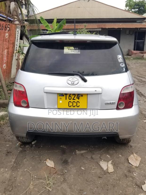 Toyota IST 2005 Silver