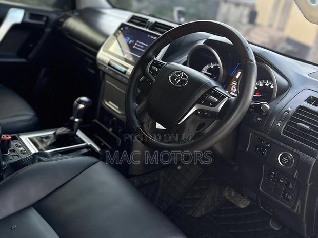 Toyota Land Cruiser Prado 2.8 2018 Black