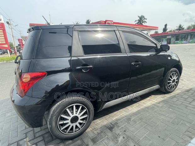 Toyota IST 2004 Black