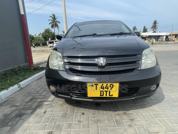 Toyota IST 2004 Black