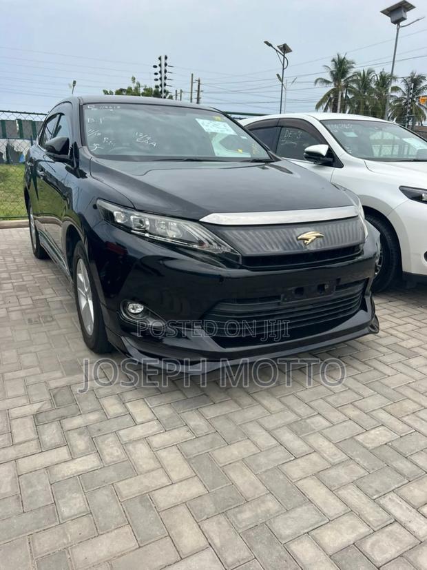 Toyota Harrier 2.0 2016 Black