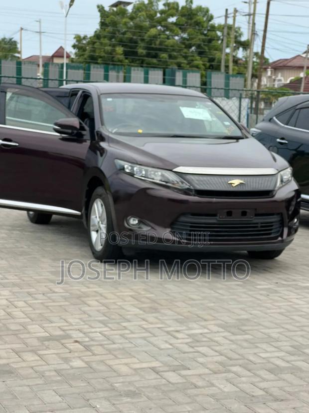 Toyota Harrier 2.0 2016 Black
