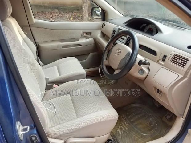 Toyota Raum 2003 Blue