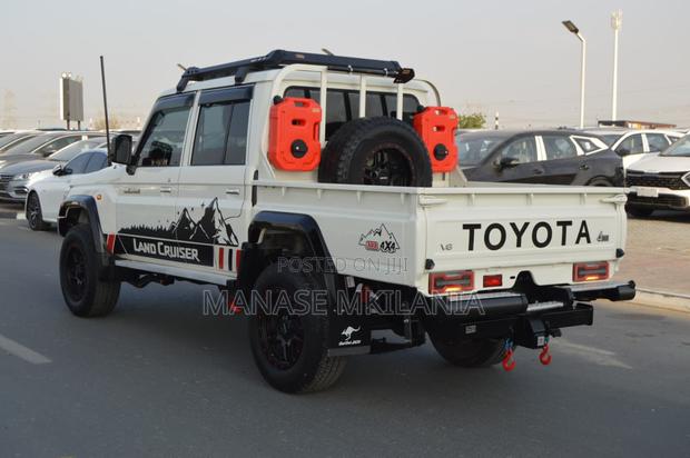 Toyota Land Cruiser 79 Series 2022 Pearl
