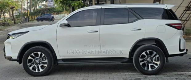 Toyota Fortuner 2023 White