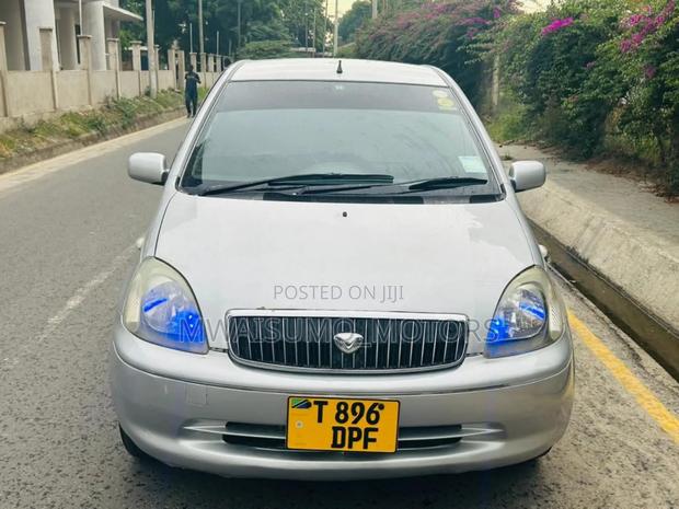 Toyota Vitz 2003 Silver