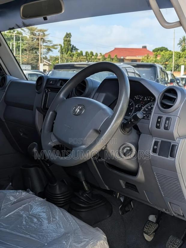 Toyota Land Cruiser 2021 Off white