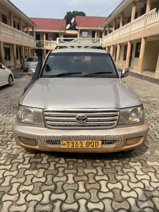 Toyota Land Cruiser 2004 Beige
