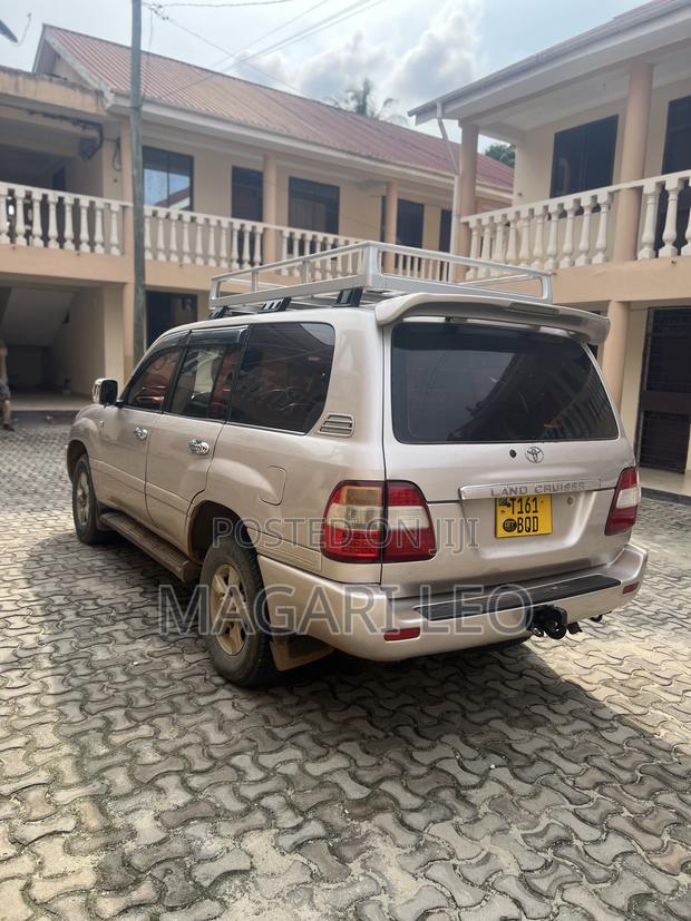 Toyota Land Cruiser 2004 Beige