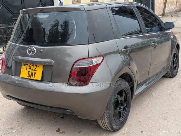 Toyota IST 2005 Gray