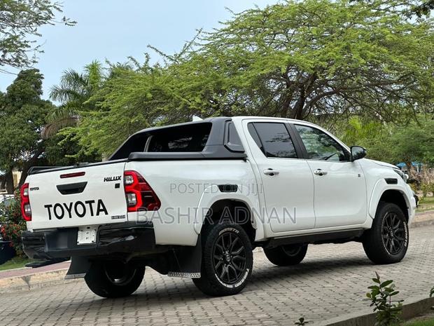 Toyota Hilux Revo Double Cab Deisel 2.4 AWD 2022 White