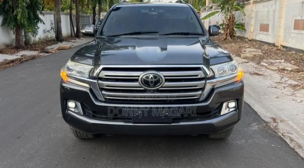 Toyota Land Cruiser 2018 Gray