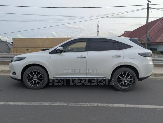 Toyota Harrier Hybrid Premium 2014 White