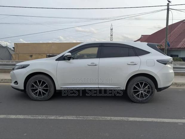 Toyota Harrier Hybrid Premium 2014 White