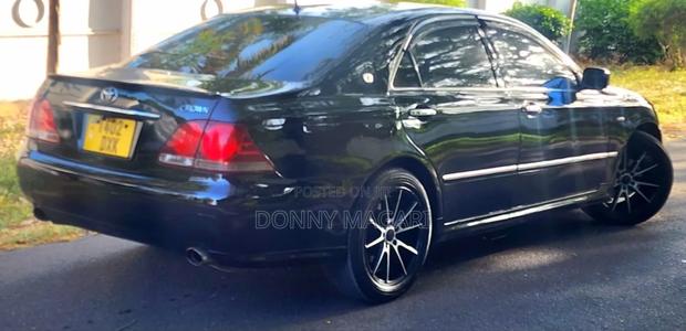 Toyota Crown 2006 Black