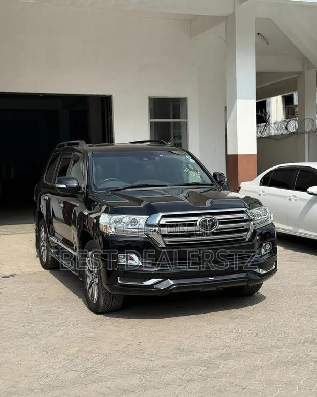 Toyota Land Cruiser 4.6 V8 ZX 2016 Black