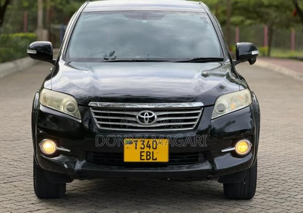 Toyota Vanguard 2011 Black