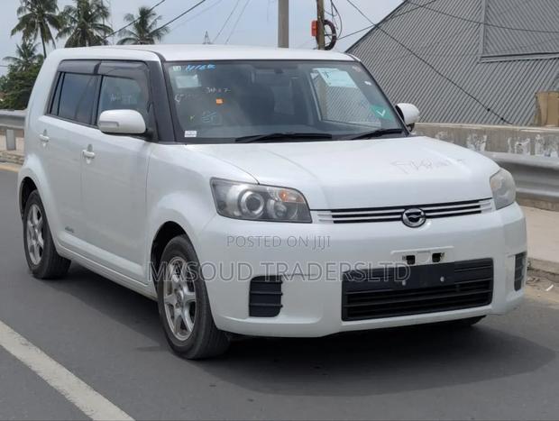 Toyota Corolla Rumion Hatchback 1.8 AWD 2008 White